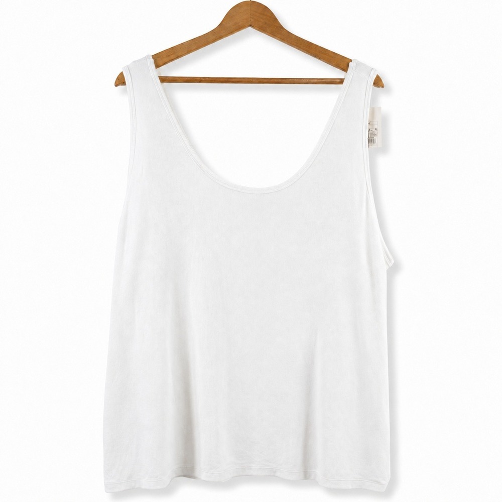 Plus size essential  layering tank with built in bra 4x NWT - Picture 2 of 4